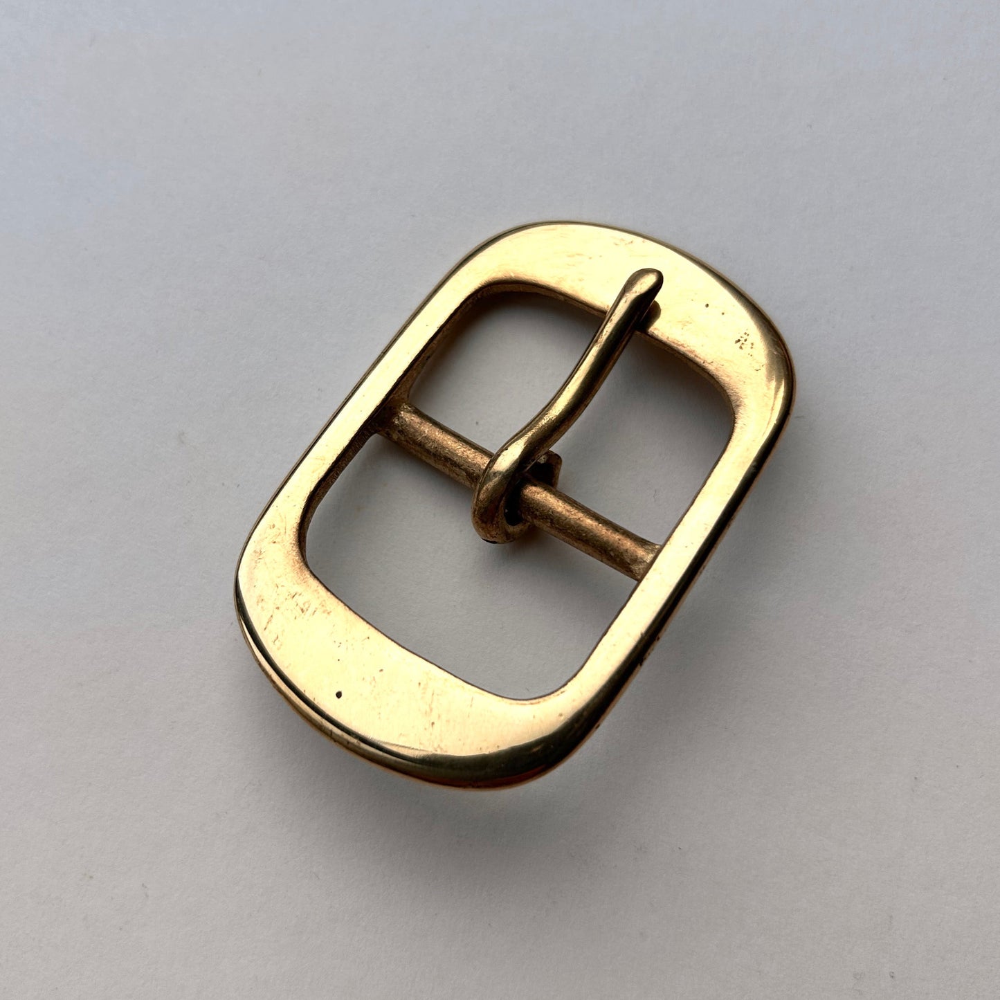 Solid Brass Buckle, Flat Rounded Frame Centre Bar Style 1.25 inch (32 mm)