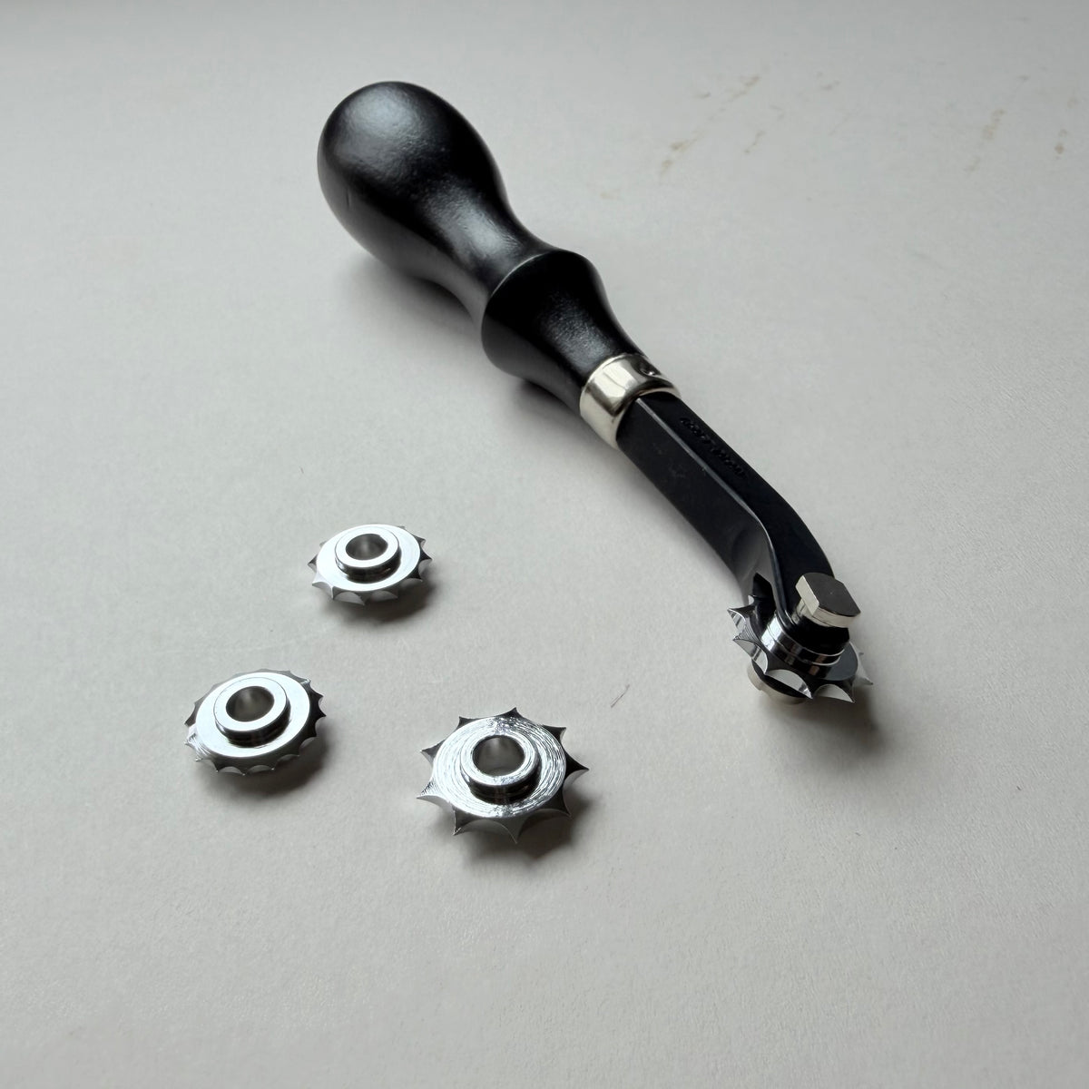 Overstitch Spacing Wheel for Leathercraft – Made in Japan