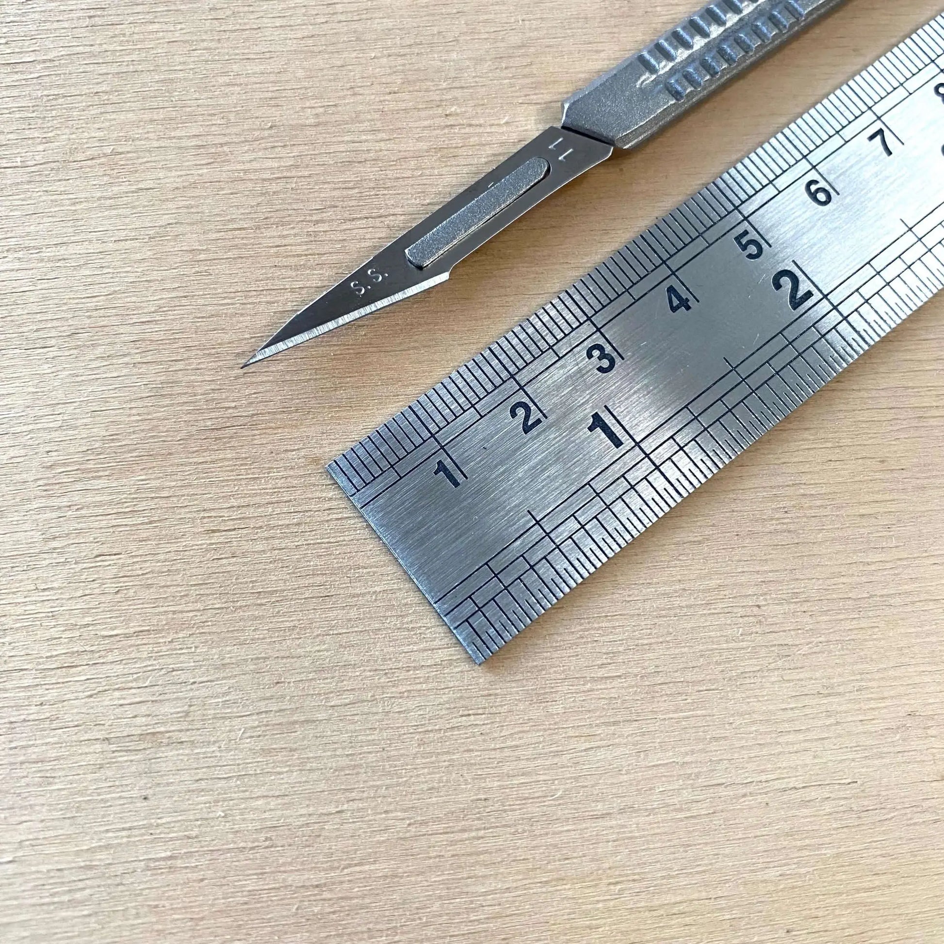 Scalpel Knife with Straight Blades for Leathercraft - British Leather Supplies