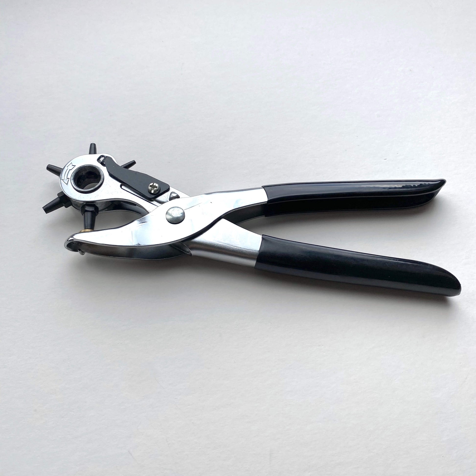 Rotary Leather Hole Punch Tool, Deluxe by Ivan with replacement tubes