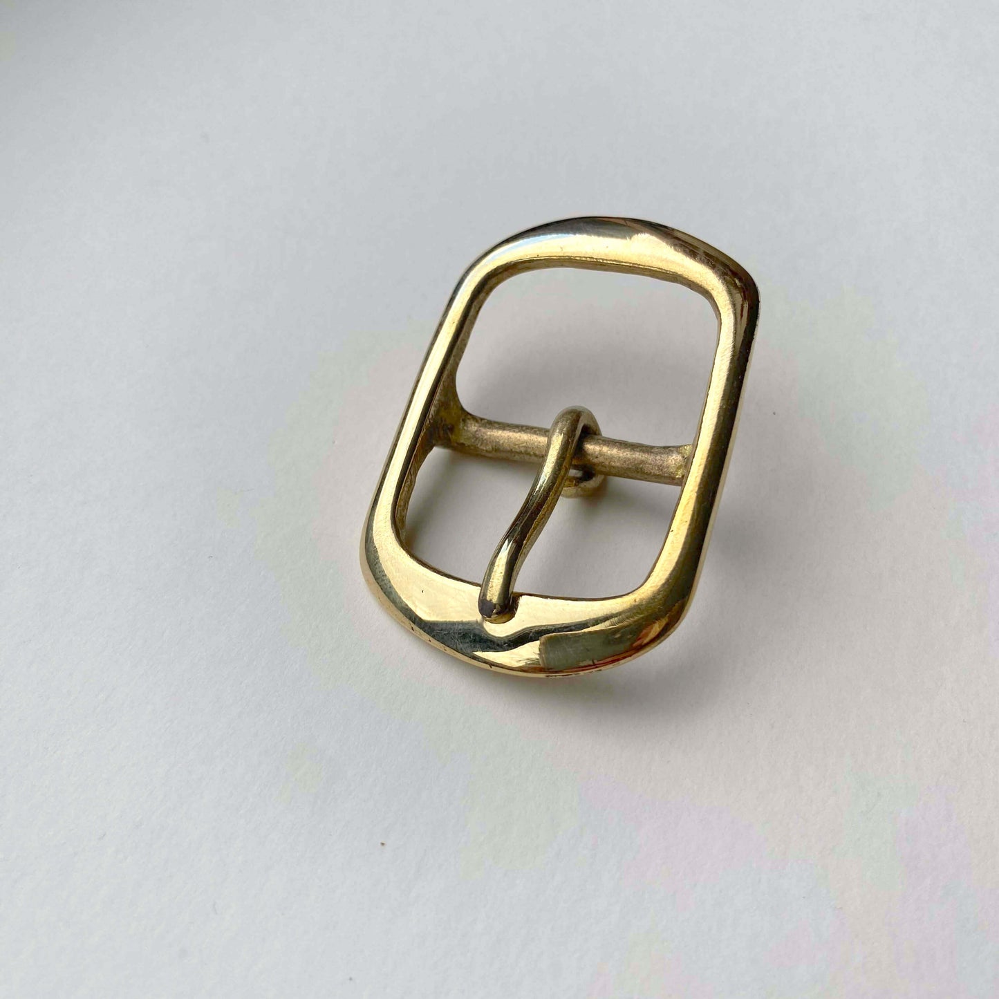 Oval Frame Centre Bar Buckle in Brass 30 mm by British Leather Supplies