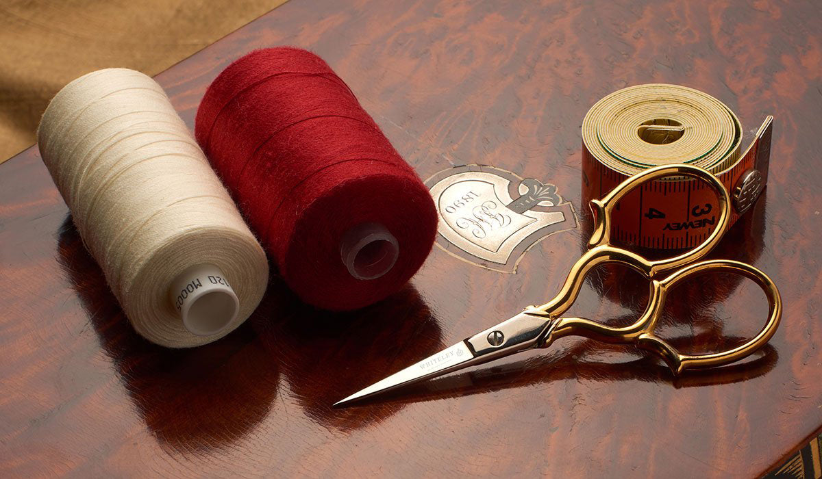 Whiteley 4” Gold Epaulette Needlework Scissors