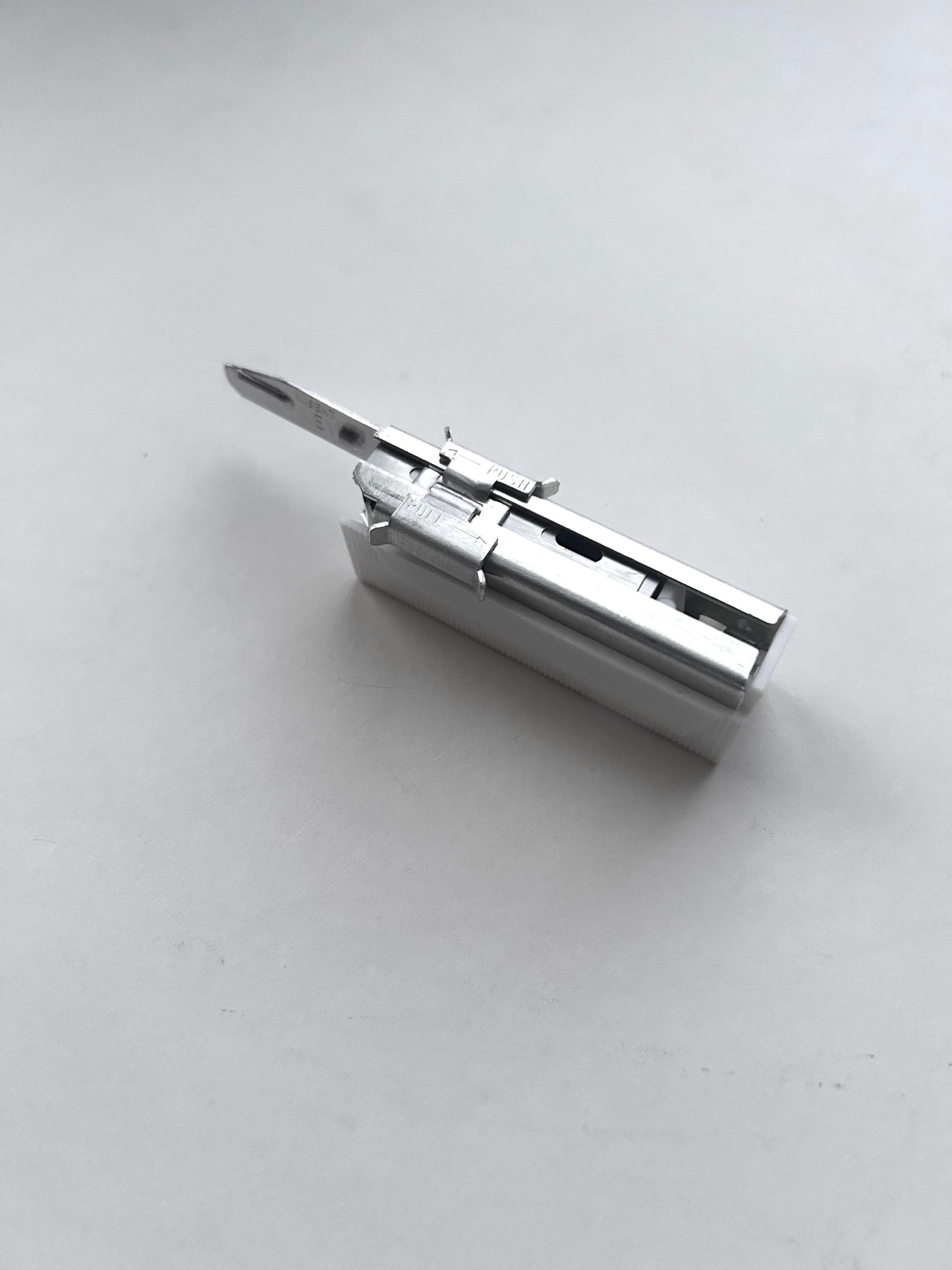 CS Osborne Leather Skife Blade Dispenser