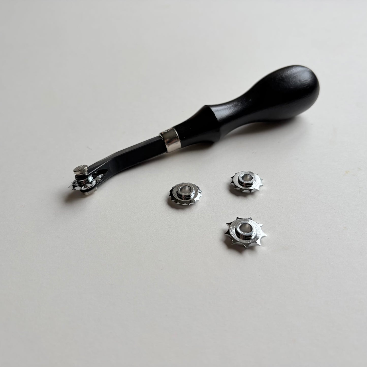 Overstitch Spacing Wheel for Leathercraft – Made in Japan