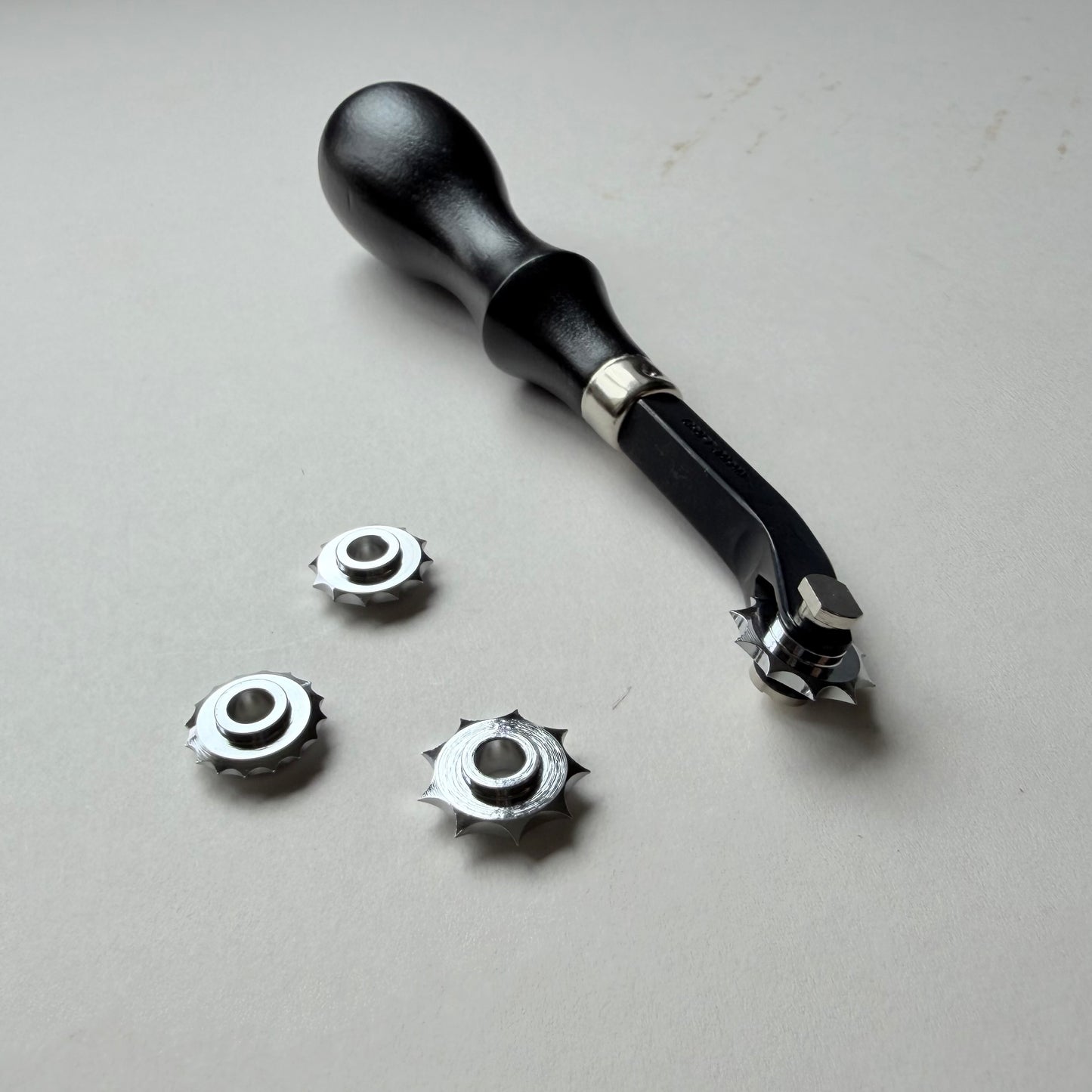 Overstitch Spacing Wheel for Leathercraft – Made in Japan