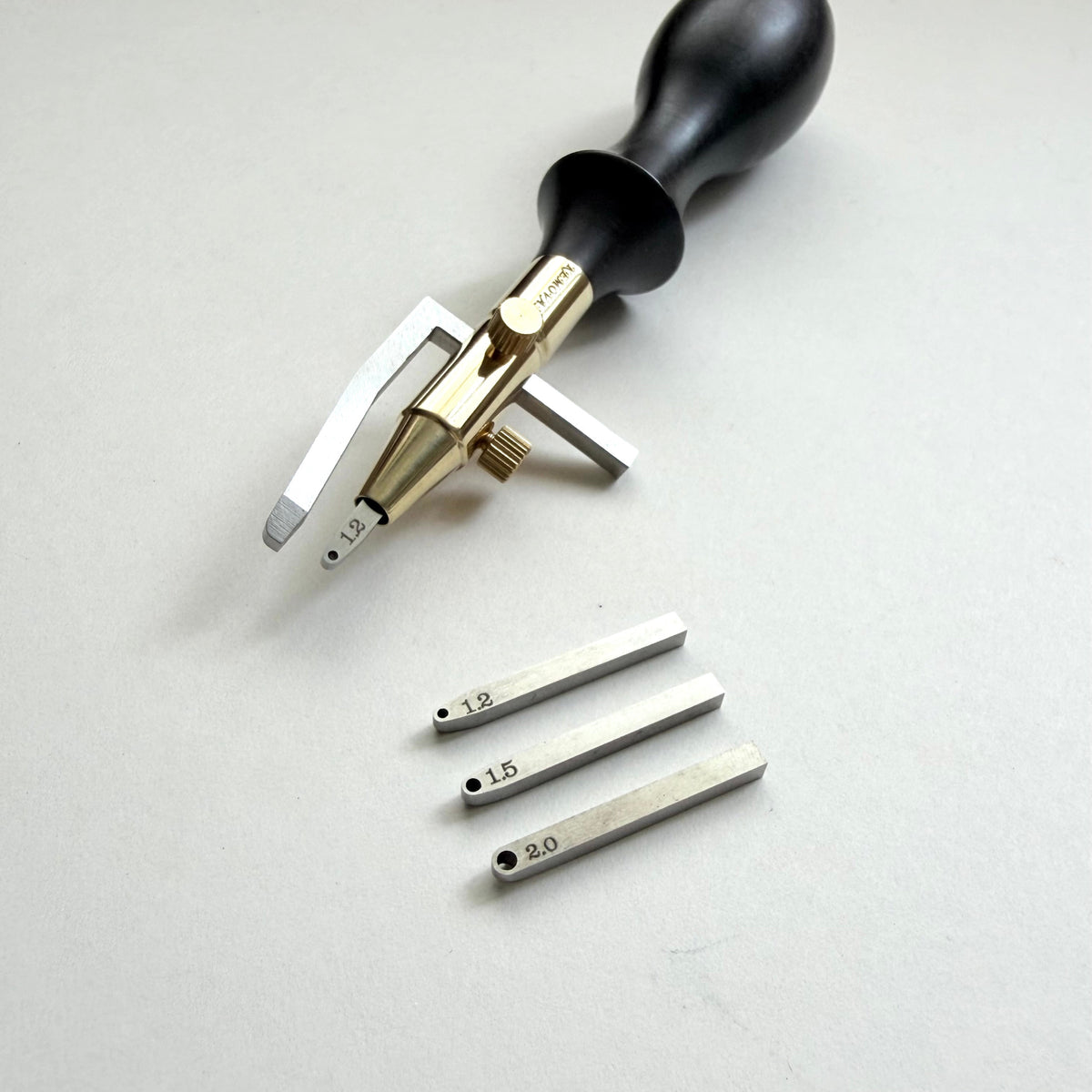 Kemovancraft Adjustable Leather Edge Stitching Groover Tool & Spare Blades