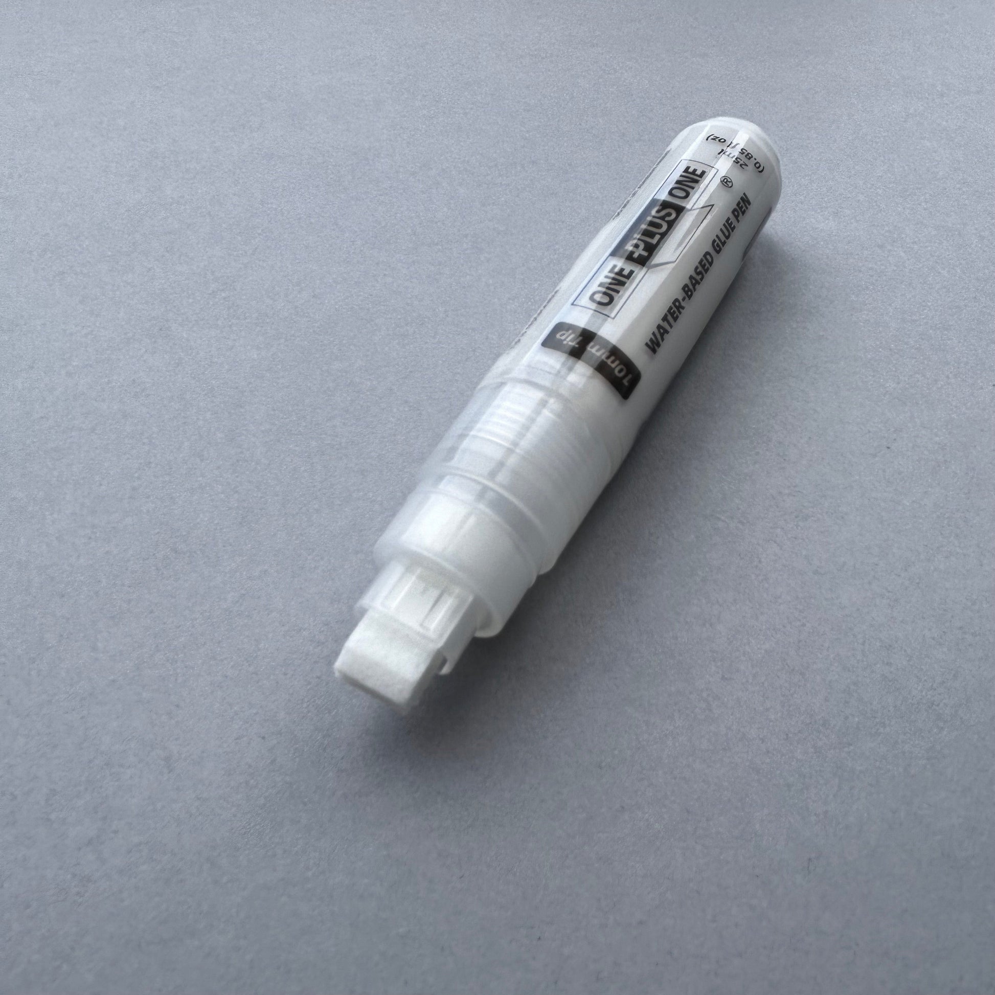 One Plus One Leather Glue Pen 10 mm