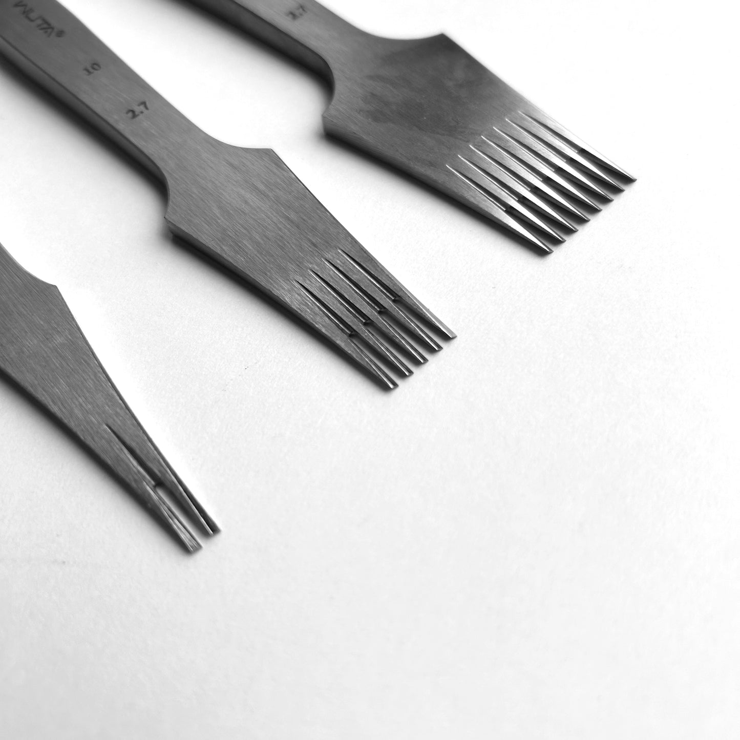 WUTA Leather Stitching Punch, French Style 2.7 mm (2, 5 & 8 Teeth)